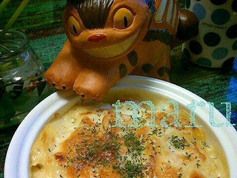 レンジで簡単ホワイトソースで海老マカロニグラタン♪